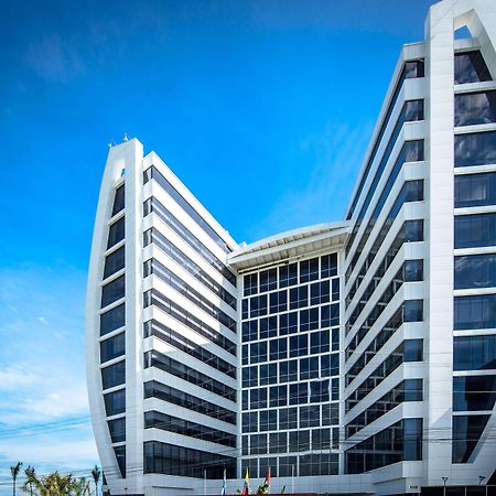 Wyndham Manta Sail Plaza Hotel And Convention Center Exterior photo