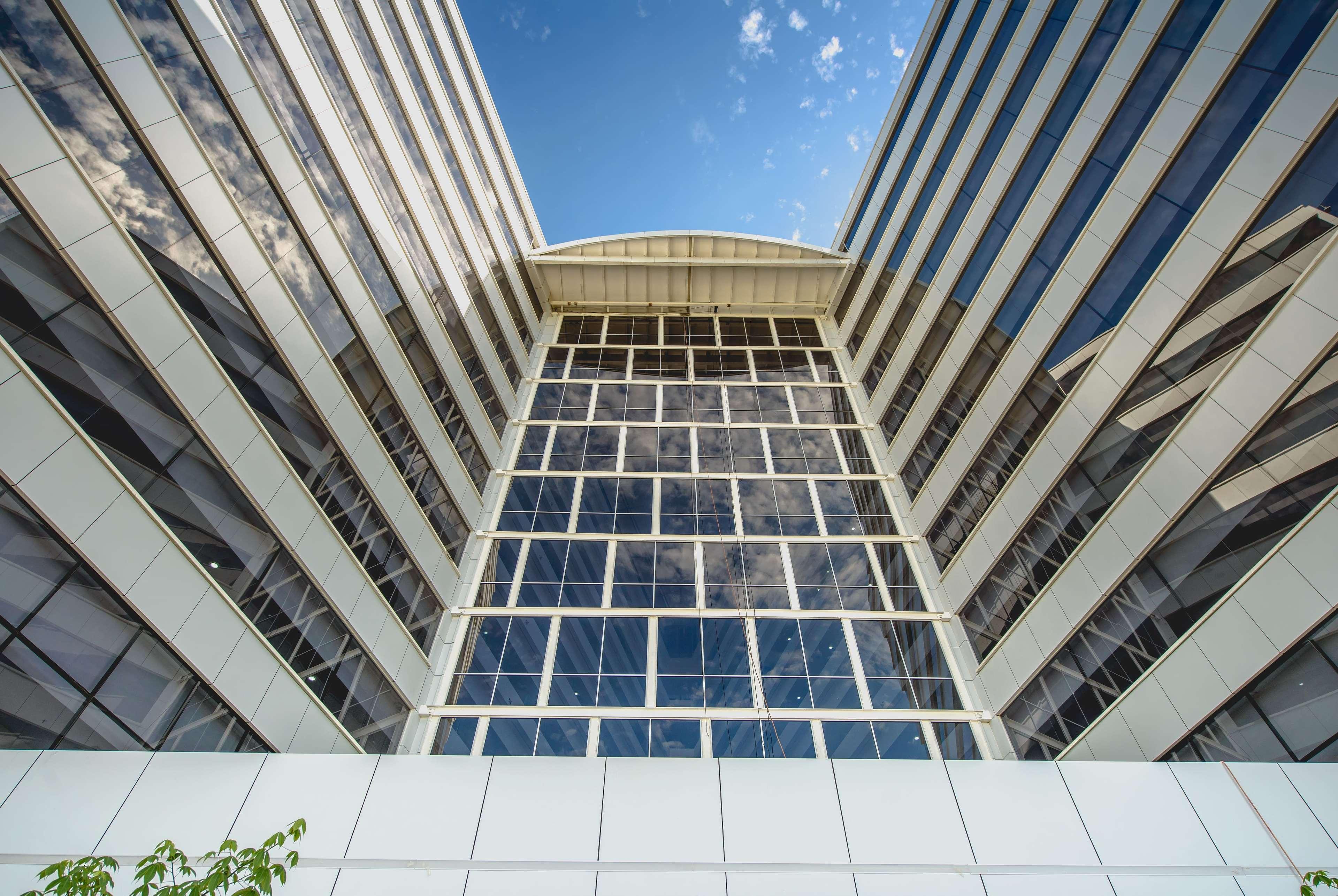 Wyndham Manta Sail Plaza Hotel And Convention Center Exterior photo